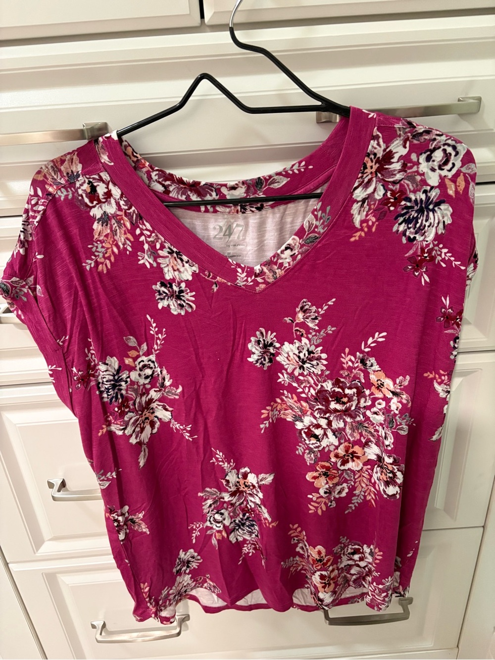 Women's Floral V-Neck Top in Berry